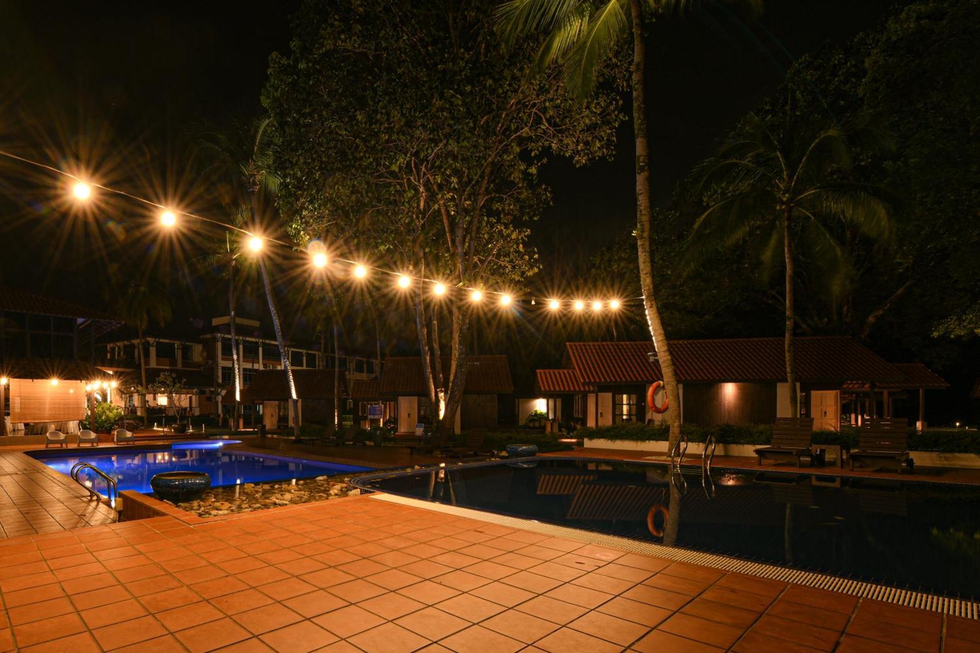 Adena Beach Resort Kuantan Exterior foto