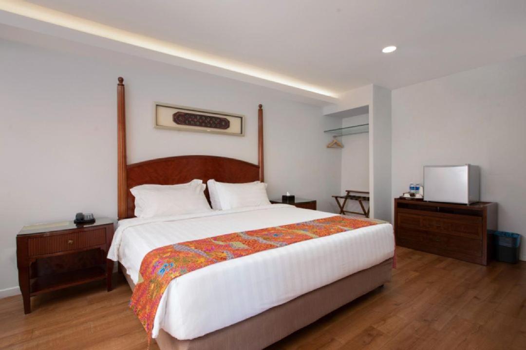 Adena Beach Resort Kuantan Exterior foto