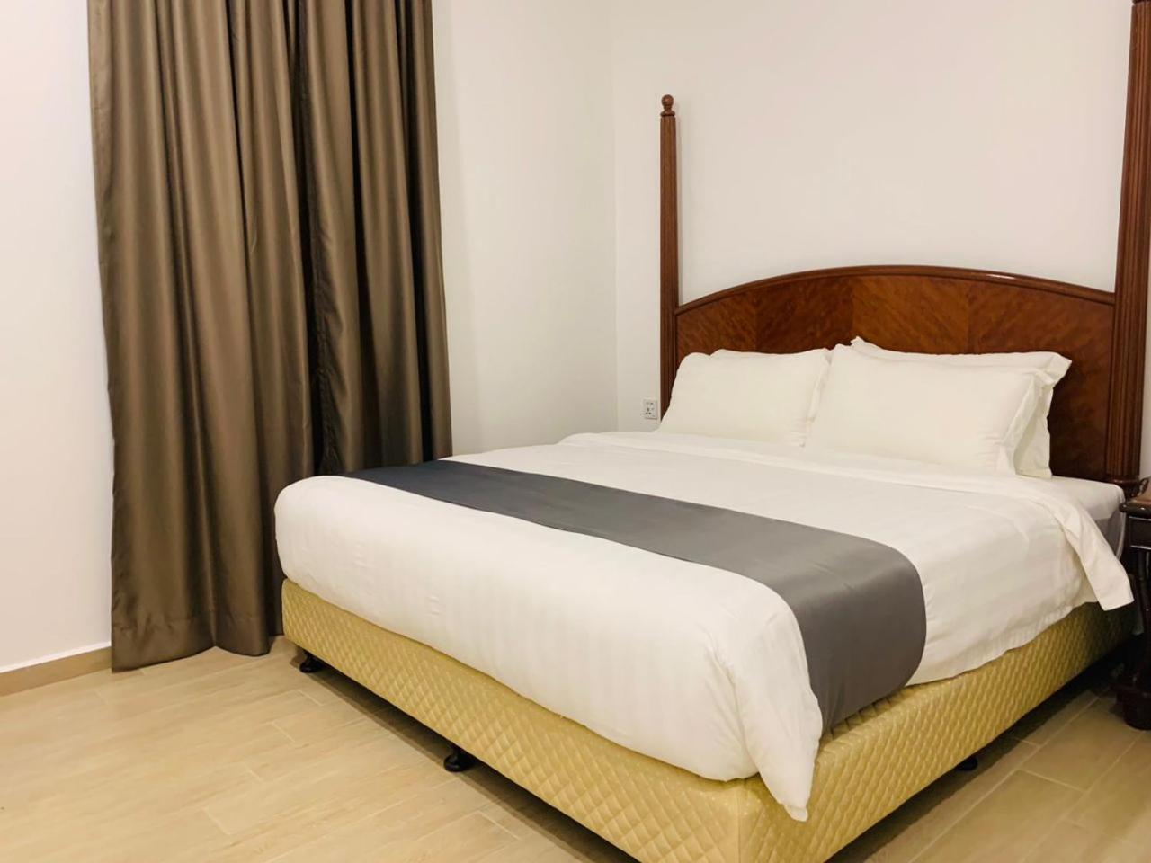 Adena Beach Resort Kuantan Exterior foto