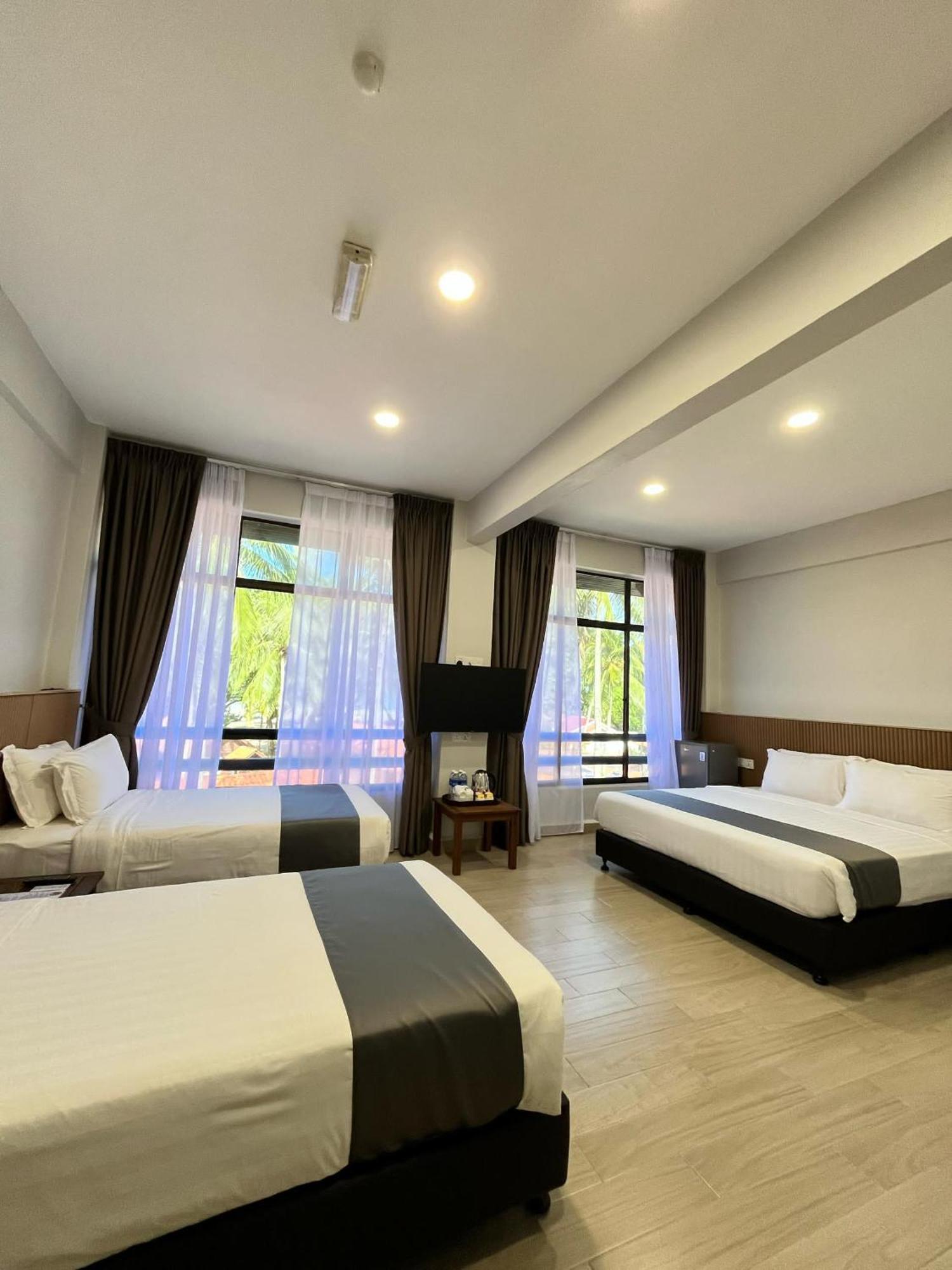 Adena Beach Resort Kuantan Exterior foto