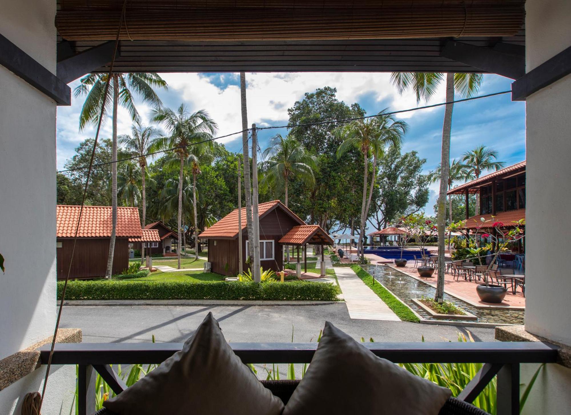 Adena Beach Resort Kuantan Exterior foto